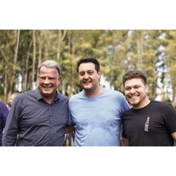 Prefeito Maurício Rivabem marcou presença da festa de Aniversário de Ratinho Jr.